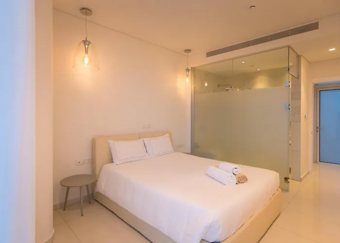 Seaview Luxury Jacuzzi & Pool! 2 Min Villa