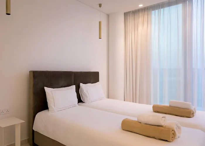 Seaview Luxury Jacuzzi & Pool! 2 Min Protaras