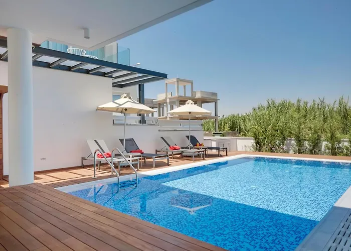 Villa Seaview Luxury Jacuzzi & Pool! 2 Min