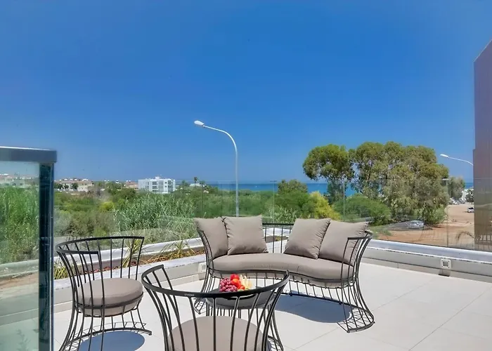 Seaview Luxury Jacuzzi & Pool! 2 Min