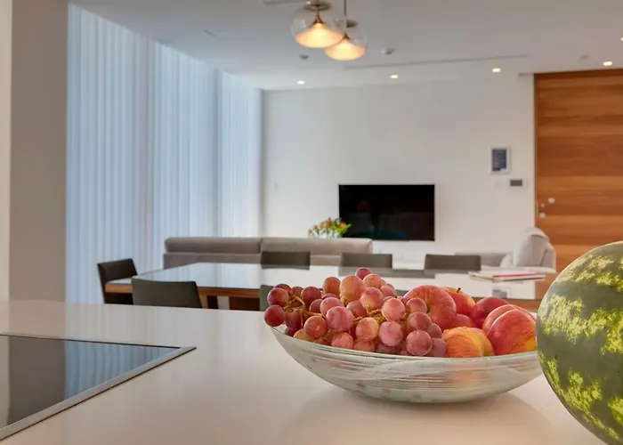 Seaview Luxury Jacuzzi & Pool! 2 Min Villa