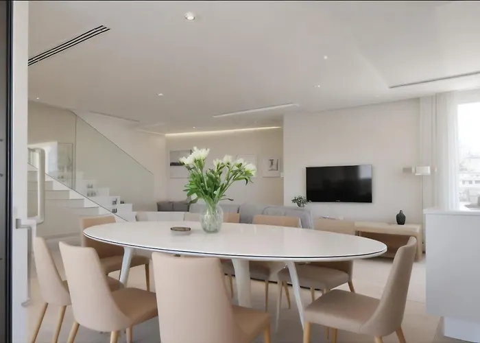 Seaview Luxury Jacuzzi & Pool! 2 Min Protaras