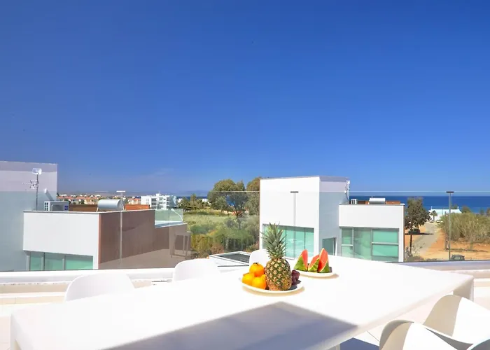 Seaview Luxury Jacuzzi & Pool! 2 Min Villa