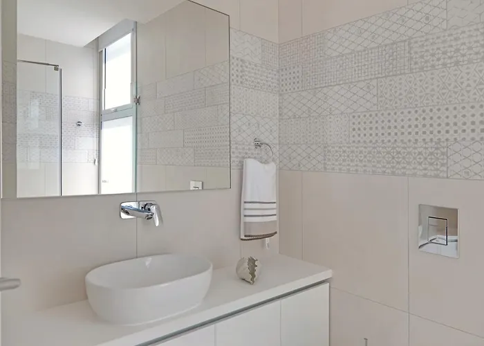 Villa Seaview Luxury Jacuzzi & Pool! 2 Min Protaras