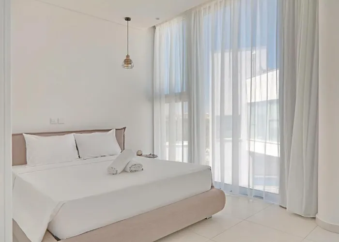 Seaview Luxury Jacuzzi & Pool! 2 Min Villa Protaras