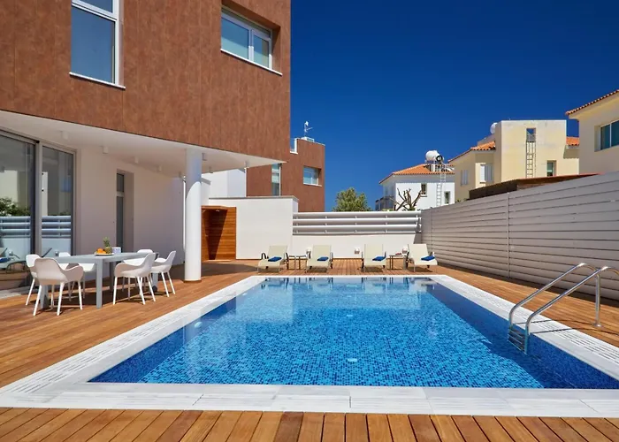 Seaview Luxury Jacuzzi & Pool! 2 Min Villa Protaras