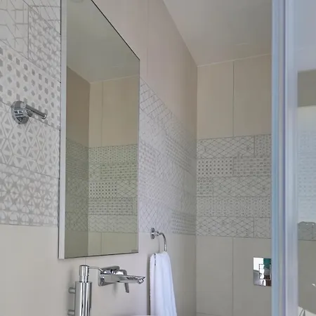 Seaview Luxury Jacuzzi & Pool! 2 Min Villa Protarász