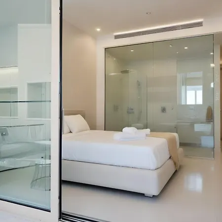 Seaview Luxury Jacuzzi & Pool! 2 Min Protaras