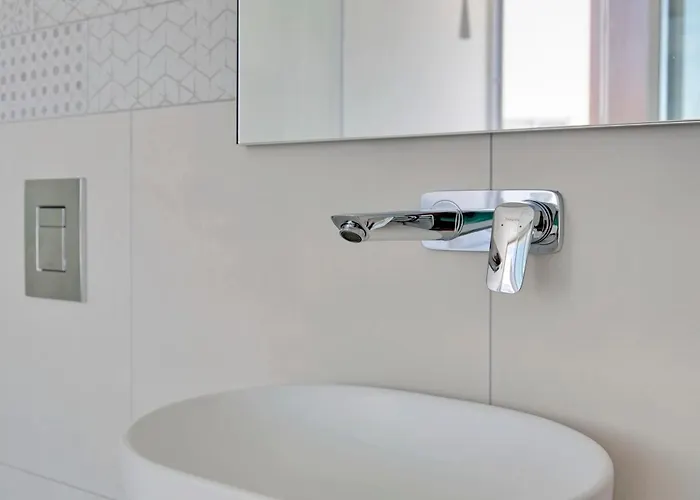 Seaview Luxury Jacuzzi & Pool! 2 Min *