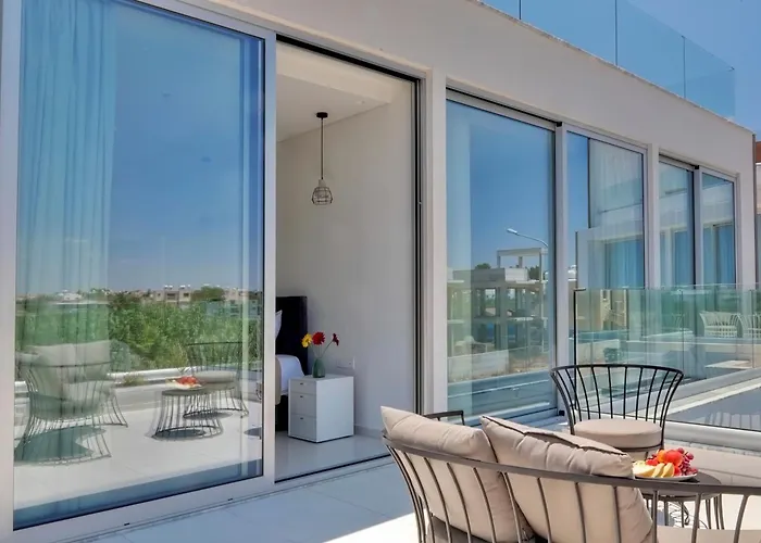 Seaview Luxury Jacuzzi & Pool! 2 Min Villa *