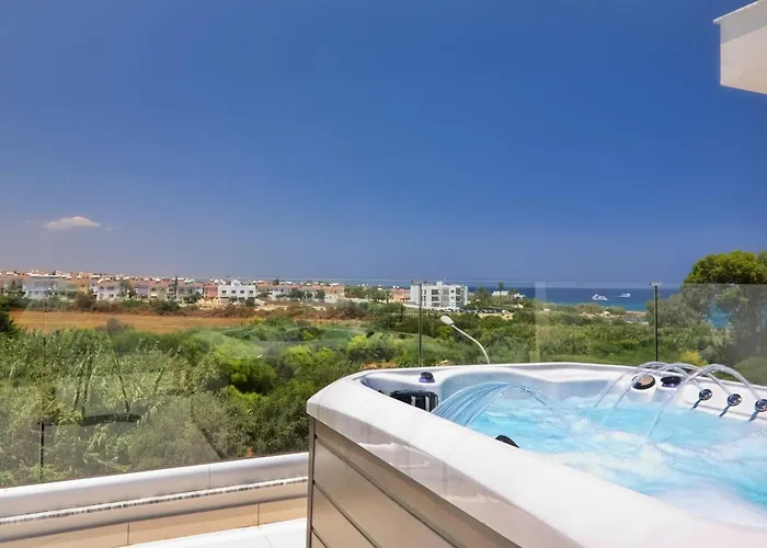 Villa Seaview Luxury Jacuzzi & Pool! 2 Min