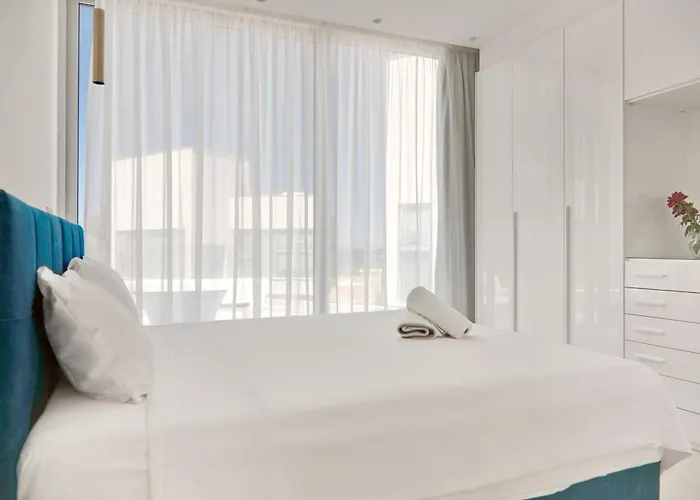 Seaview Luxury Jacuzzi & Pool! 2 Min Villa