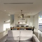 Seaview Luxury Jacuzzi & Pool! 2 Min Willa