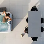 Seaview Luxury Jacuzzi & Pool! 2 Min Protaras