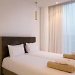 Seaview Luxury Jacuzzi & Pool! 2 Min Protaras