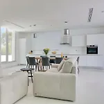 Seaview Luxury Jacuzzi & Pool! 2 Min *