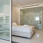 Seaview Luxury Jacuzzi & Pool! 2 Min Protaras