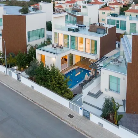 Seaview Luxury Jacuzzi & Pool! 2 Min فيلة بروتاراس