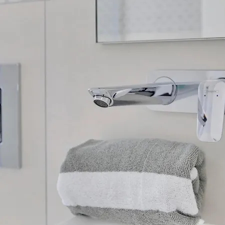 Seaview Luxury Jacuzzi & Pool! 2 Min