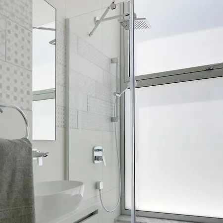 Seaview Luxury Jacuzzi & Pool! 2 Min فيلة بروتاراس