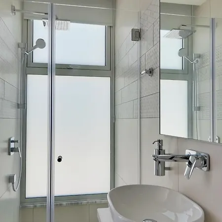 Seaview Luxury Jacuzzi&pool! 2 Min *