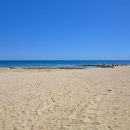 Seaview Luxury Jacuzzi & Pool! 2 Min Protaras
