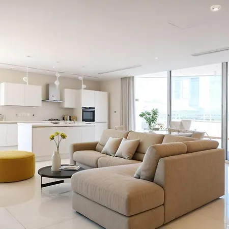 Seaview Luxury Jacuzzi & Pool! 2 Min *