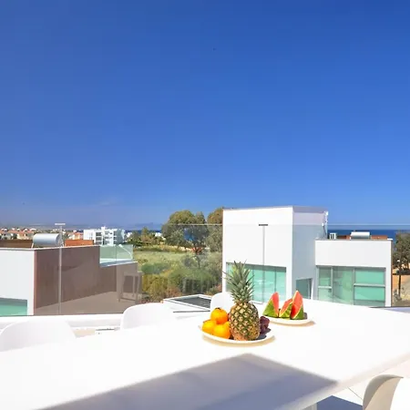 Seaview Luxury Jacuzzi & Pool! 2 Min فيلة