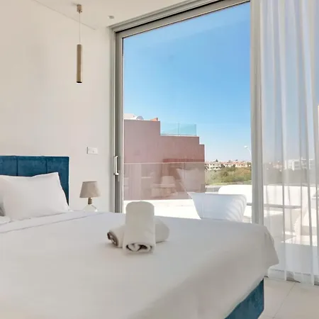 Seaview Luxury Jacuzzi&pool! 2 Min *