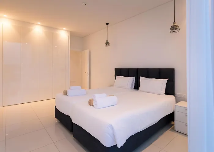 Seaview Luxury Jacuzzi & Pool! 2 Min * 普罗塔拉斯