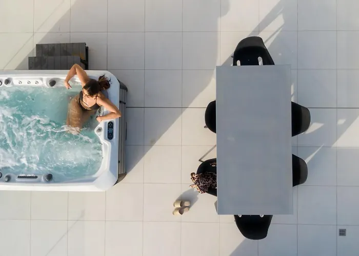 Seaview Luxury Jacuzzi & Pool! 2 Min 普罗塔拉斯