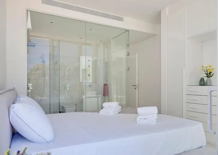 Seaview Luxury Jacuzzi & Pool! 2 Min Villa