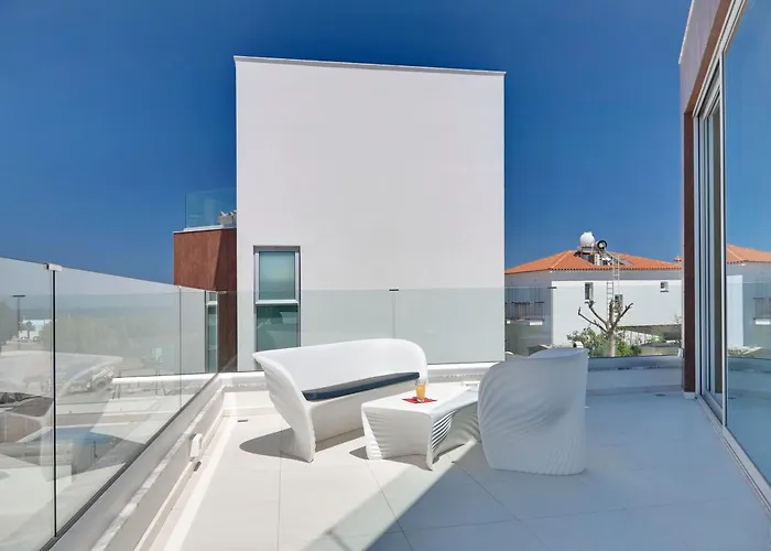 Seaview Luxury Jacuzzi & Pool! 2 Min