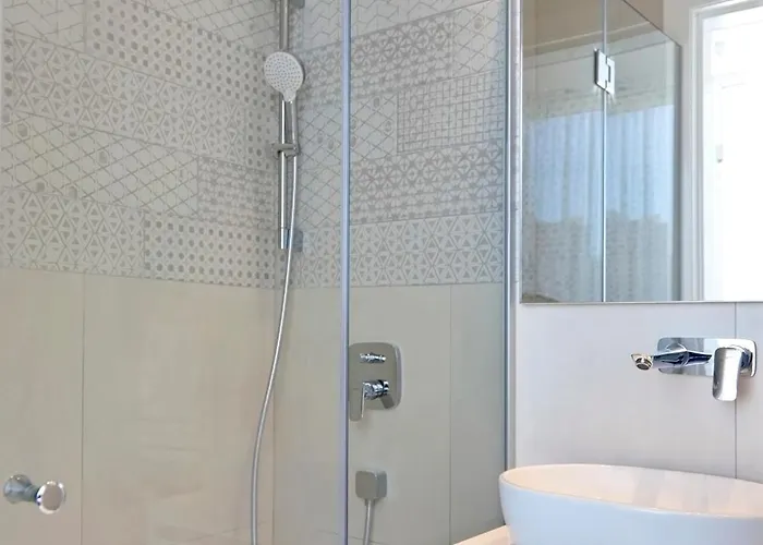 Seaview Luxury Jacuzzi & Pool! 2 Min * 普罗塔拉斯