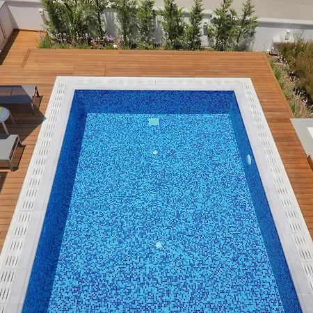 וילה Seaview Luxury Jacuzzi & Pool! 2 Min פרוטאראס
